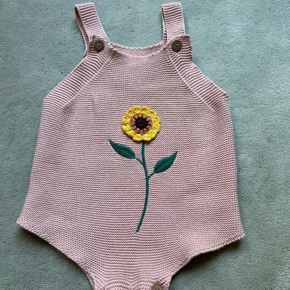 Knitted sunflower romper 100% organic cotton